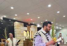 From left: Rabbis Yerachmiel Shapiro and Eli Finkelstein
