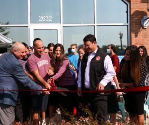 From left: Councilman Izzy Patoka, Co-Owners Isaac and Nancy Pretter, Councilman Yitzy Schleifer and Del. Dalya Attar at the Baltimore Playa Bowls ribbon-cutting ceremony