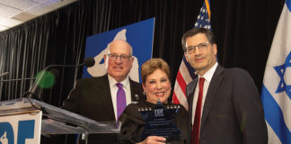 From left: Bill Fox, Myra Fox and FIDF CEO Steven Weil at the Friends of the Israel Defense Forces 2021 Baltimore Chapter Gala