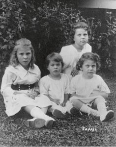 The four daughters of Rabbi Mordechai Kaplan as young girls