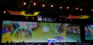 Kai Shappley speaks at the BBYO convention in Dallas