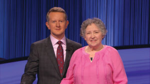 Carol Oppenheim and "Jeopardy!" host Ken Jennings 