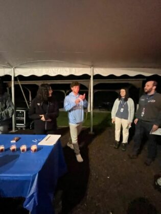 Teens light candles