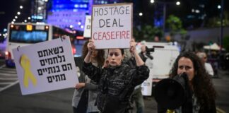 Israelis protest calling for the release of hostages