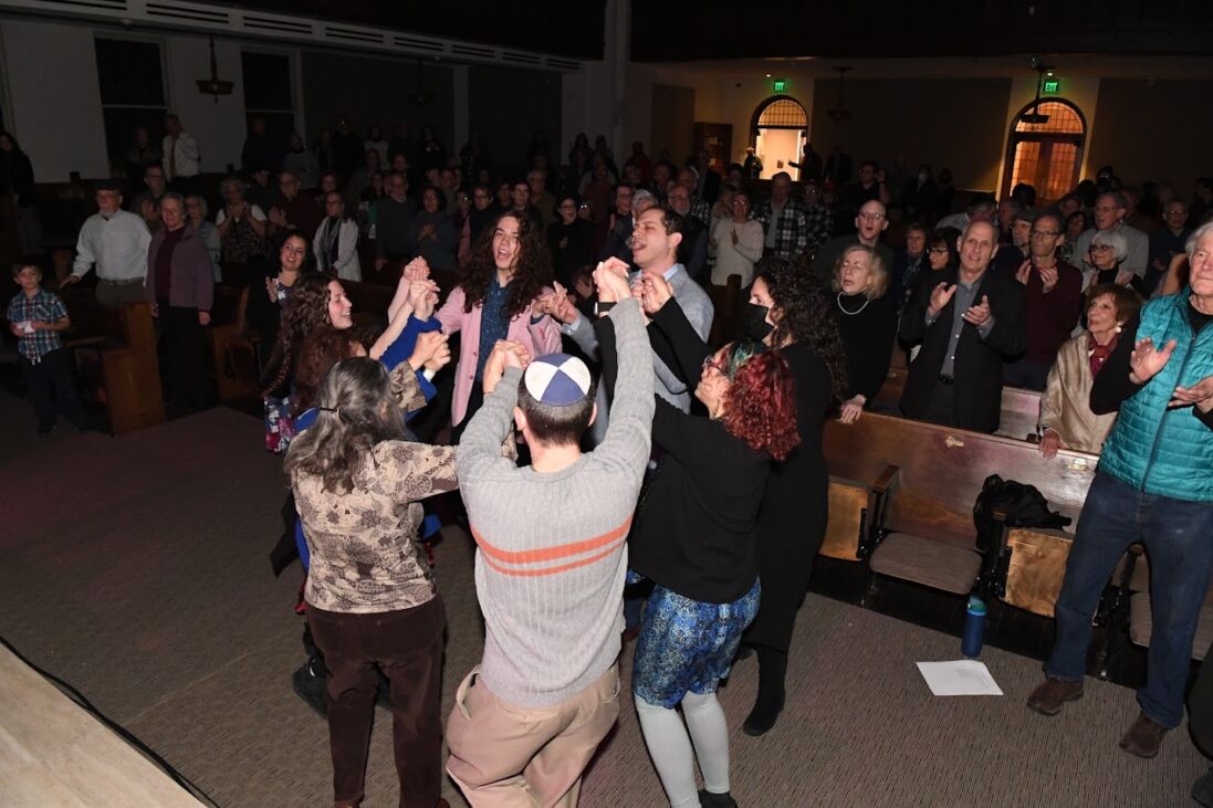 Beth Am Celebrates the Season and Its Own Journey