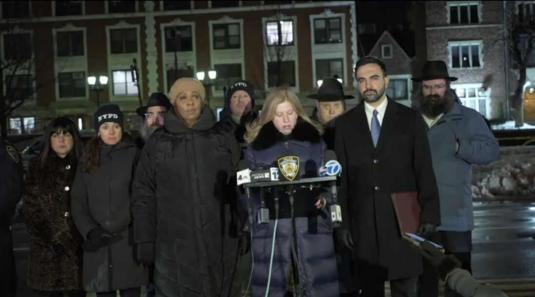 Man Arrested After Ramming Car Into Chabad’s Brooklyn Headquarters
