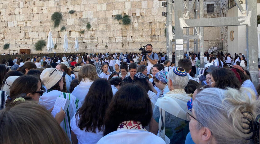 Israel’s High Court Sides With Egalitarian Prayer Advocates in Western Wall Dispute